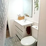 2bdr Y 1 Salon Bonito Y Practico En La Muralla 公寓