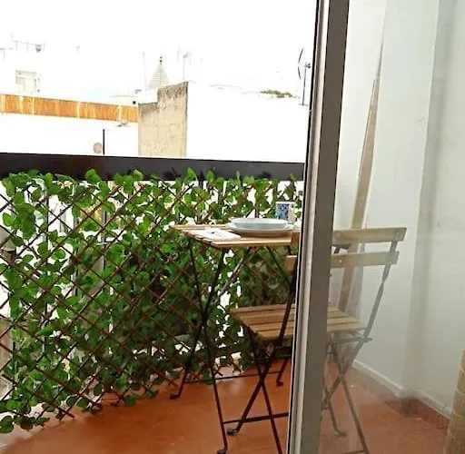 Apartment 2bdr Y 1 Salon Bonito Y Practico En La Muralla Seville